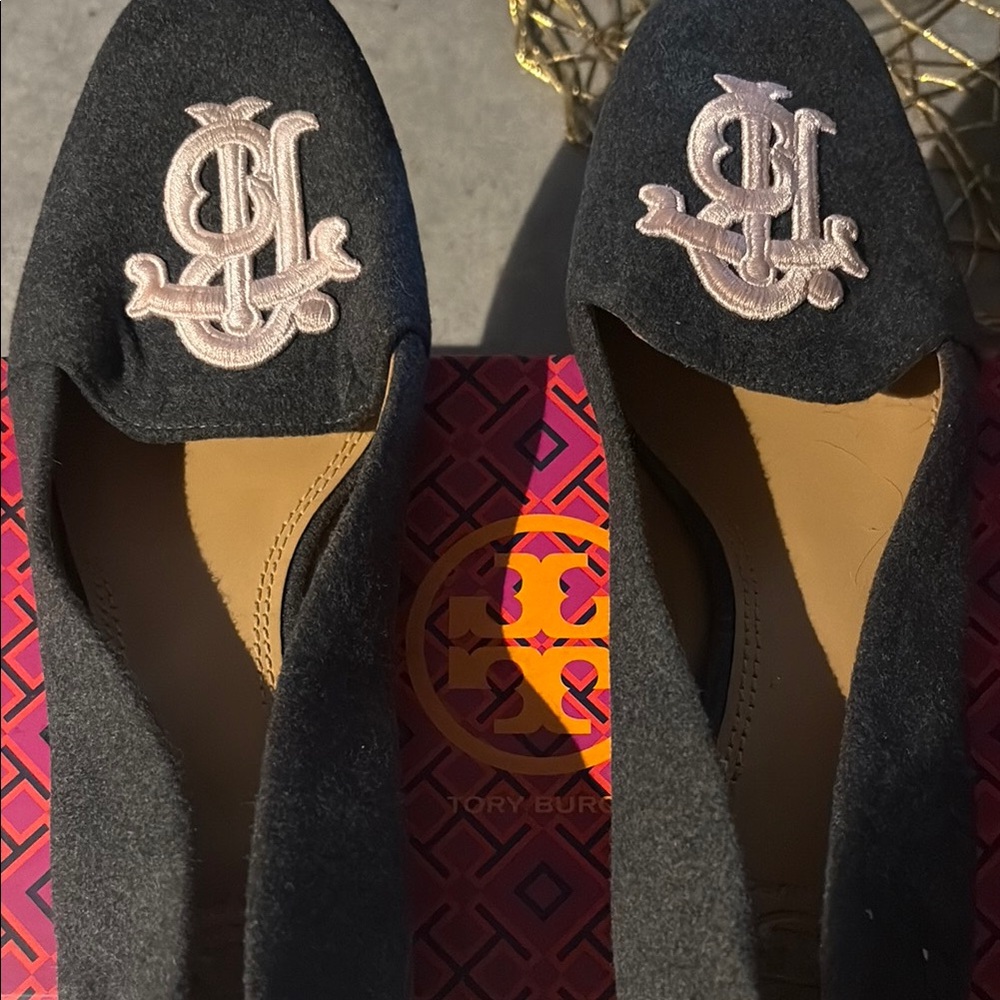 Tory Burch Gray Flats with Sleek Design